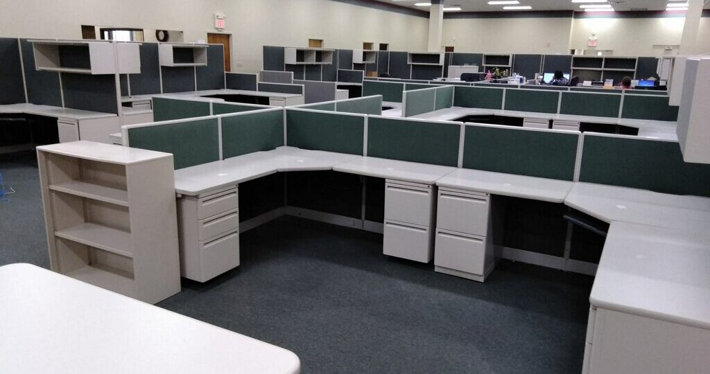 Collaborative Cubicles: The Office Furniture Trend for 2025