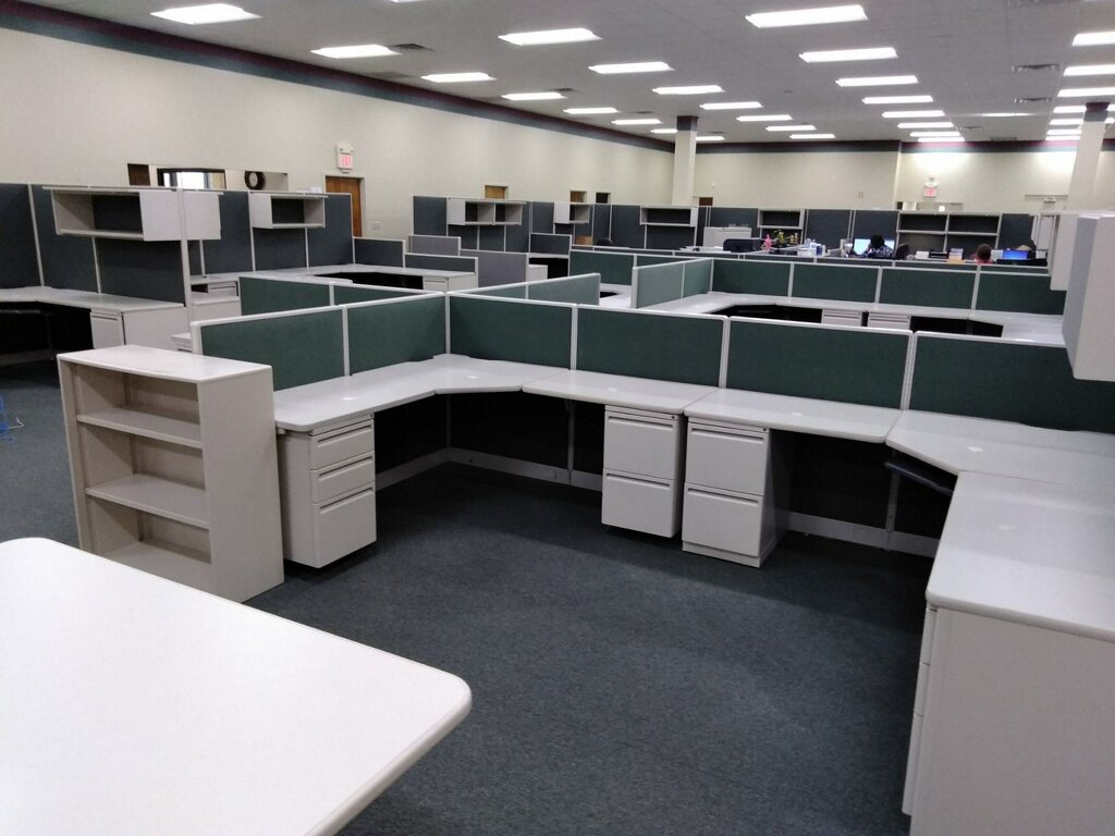 Collaborative Cubicles: The Office Furniture Trend for 2025